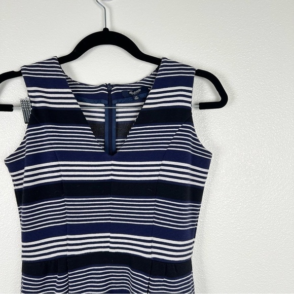 MADEWELL‎ Striped Gallerist Pointe V Neck Stripes Dress Blue Sz XS - Picture 4 of 7